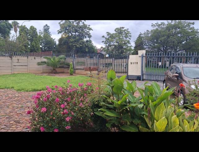 3 BEDROOM HOUSE FOR SALE IN BIRCH ACRES